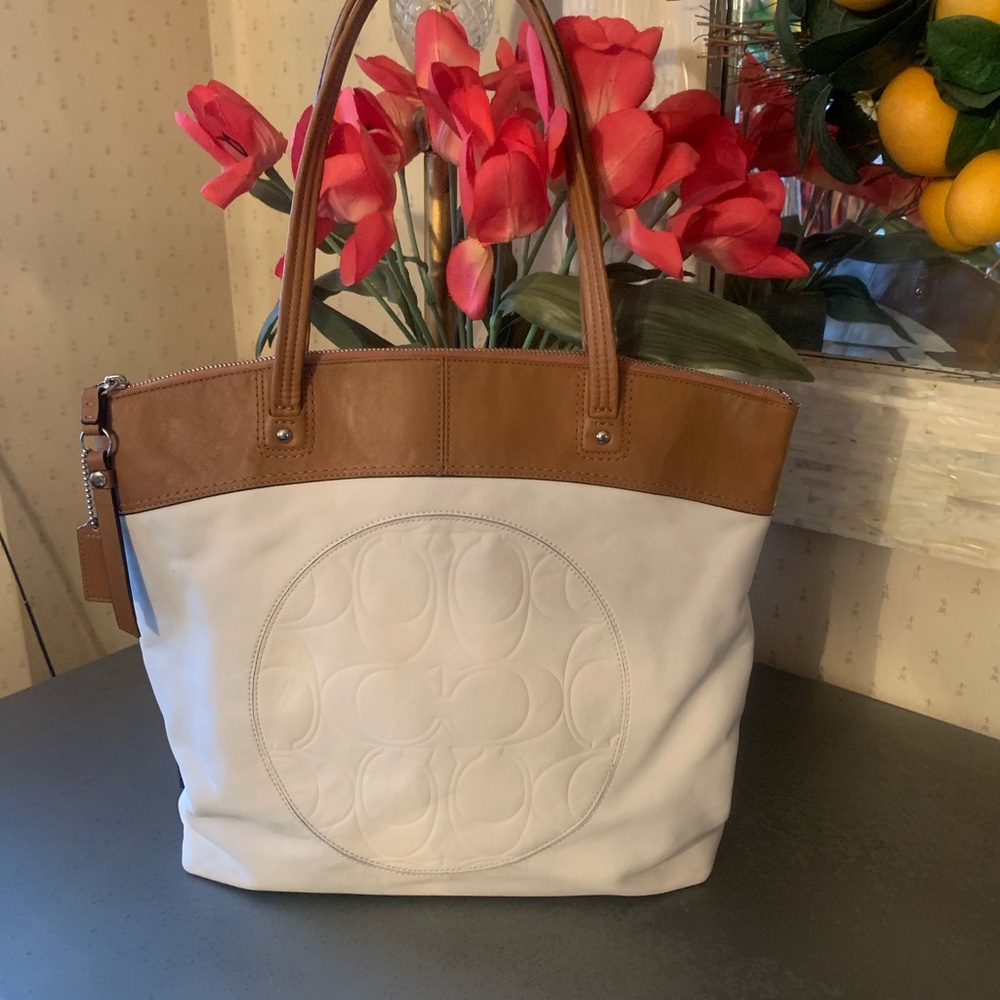 Coach, Large Tote, zippered WHITE and TAN, PLUM lining. Hanging COACH tag.
